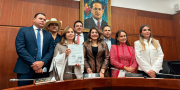 Se hundió reforma a la salud; ocho senadores firmaron su archivo