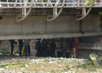 Controles policiales bajo los puentes de Tuluá