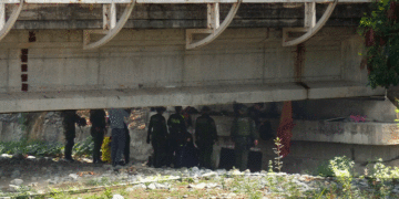 Controles policiales bajo los puentes de Tuluá