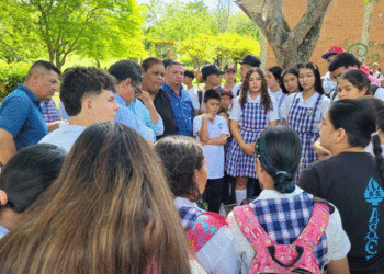 Buscan solución a problemática de lA I.E. San José en La Victoria, estudiantes piden cambio de rector