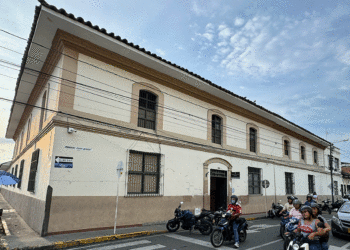 Uno de los bienes que está a la venta es el tradicional Colegio San Vicente de Paúl