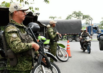 En los puestos de control se incautaron armas, alucinógenos y recuperaron varios vehículos