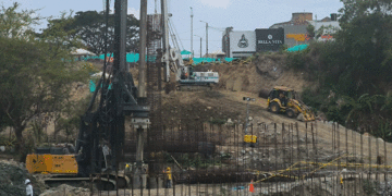 Puente de la primera marcha bien en la Ciudad Señora