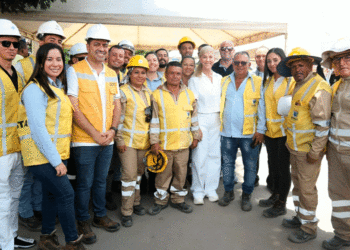 Vía Tres Esquinas en la recta final