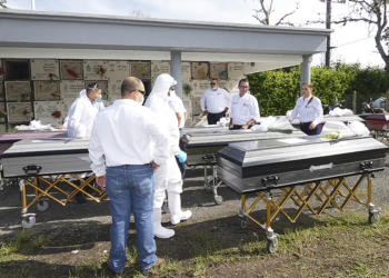 Cristiana sepultura a 12 cadáveres no reclamados; permanecieron por varios meses en Medicina Legal