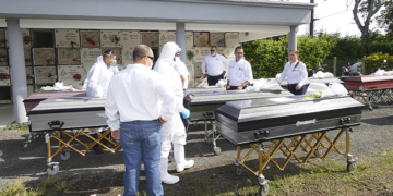 Cristiana sepultura a 12 cadáveres no reclamados; permanecieron por varios meses en Medicina Legal