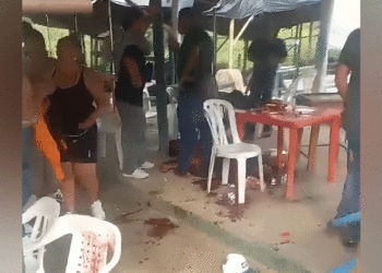 Dos personas muertas y otras heridas en atentado en El Aguila