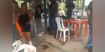 Dos personas muertas y otras heridas en atentado en El Aguila