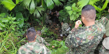 Ejército salvó a un hombre de 62 años que cayó a un abismo; usaron los uniformes como soga