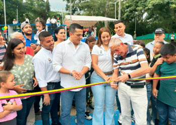 El barrio Aures en Buga, estrena parque; tiene teatrino y zonas deportivas