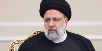 El presidente ultraconservador de Irán muere en un accidente de helicóptero