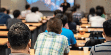 Icetex tiene listos 35 mil cupos; la directora dijo que no hay excusa para no estudiar