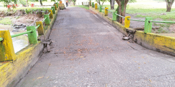 Cerca de 3000 personas quedaron incomunicadas tras la fractura del puente de Vallejuelo en Zarzal