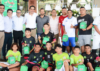 Estrenan coliseo en Los Mármoles en Bugalagrande