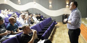 Humanizando a médicos y especialistas del Hospital Tomas Uribe