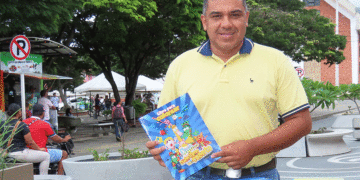 No es profeta en su tierra. Este autor roldanillense sueña con ver sus obras en las bibliotecas de mundo