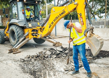 Secretaria de obras públicas de Buga, avanza en su campaña para tapar huecos