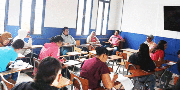 Sin excusa para no estudiar; se inició en Bugalagrande bachillerato por ciclos sabatinos