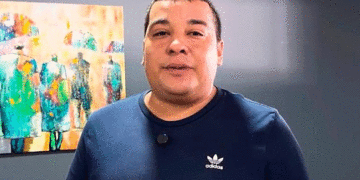 «Uno se deja llevar»: El hincha que robó medalla al jugador del Bucaramanga se justifica