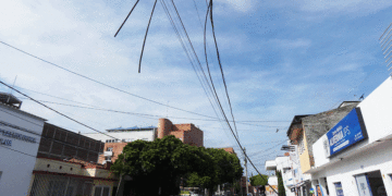 Usuarios denuncian daños constantes de encableado en telefonía y televisión