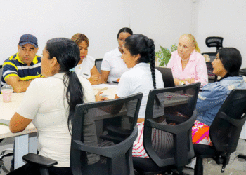 Capacitan a la gente para que use bien la Renta Ciudadana