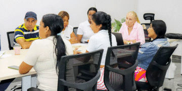 Capacitan a la gente para que use bien la Renta Ciudadana