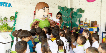 El capitán reciclaje estuvo de gira en jardines del ICBF