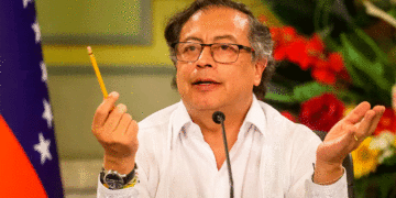 Petro dice que hay graves dudas sobre elección en Venezuela y solicitó escrutinio transparente con veeduría internacional