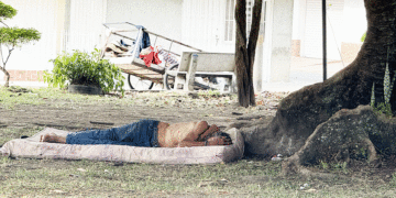 La “felicidad” de dormir sin preocupaciones; una escena que se repite en varios sectores