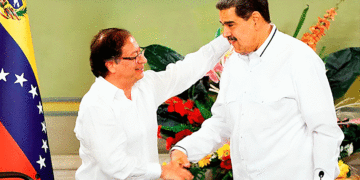 Por qué a Gustavo Petro le conviene el dudoso ‘triunfo’ de Nicolás Maduro en Venezuela