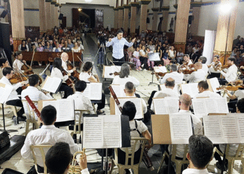 Sonó la música en el Jardín del Valle