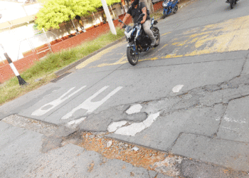 ¿Doble reductor en el barrio Tomás Uribe?