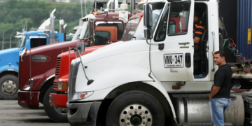Camioneros anuncian paro nacional para el viernes 30 de agosto en protesta por aumento del ACPM