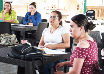 Capacitan a comerciantes de La Marina para mejorar atención a la clientela