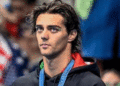 Él es Thomas Ceccon, el deportista olímpico que se roba todas las miradas en París 2024