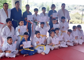 El judo se toma a Trujillo; más de 20 pequeños cambiaron de cinturón