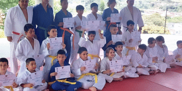 El judo se toma a Trujillo; más de 20 pequeños cambiaron de cinturón