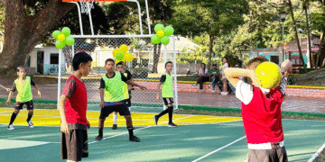 En Limones se gozan la remodelación de la cancha múltiple