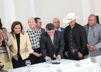 Gobernadores, incluida la del Valle, piden descentralización de recursos