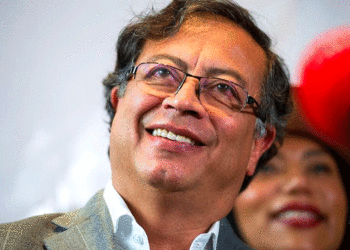 Gustavo Petro asegura que no tiene contrincante y “ganaría una y otra vez” la presidencia