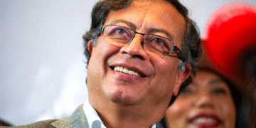 Gustavo Petro asegura que no tiene contrincante y “ganaría una y otra vez” la presidencia