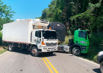 Camioneros amenazan con bloquear todas las vías del país si el gobierno no resuelve sus peticiones