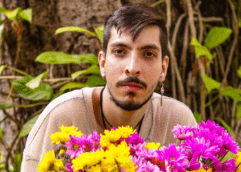 «Mal y un reloj», el nuevo tema de Ale Camalión