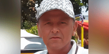 Asesinado a tiros mientras veía televisión en su residencia