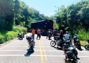 «Por favor, hagan mercado»: camioneros advierten a ciudadanos por paro, que va para largo en el país