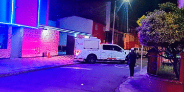 Tragedia en motel de Bogotá: policía dispara a esposa y amante, luego se suicida
