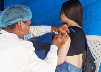 Amplían edad de vacunación contra virus del papiloma humano