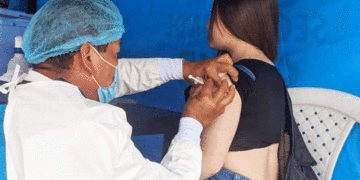 Amplían edad de vacunación contra virus del papiloma humano