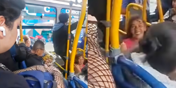 Así se defendió joven tras ser discriminado por usar falda y uñas pintadas