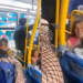 Así se defendió joven tras ser discriminado por usar falda y uñas pintadas